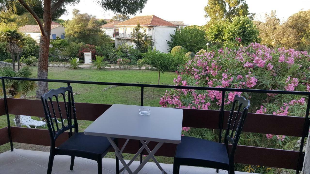 Residence Di A Serra Calvi  Luaran gambar